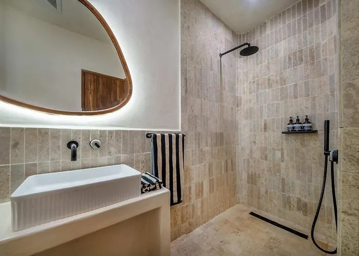Nusa Loft V2 2br With Rooftop Space In Villa